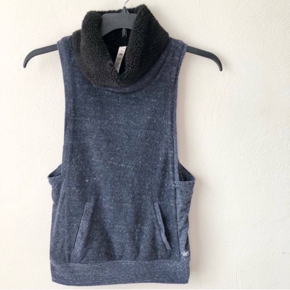 Alo yoga navy blue sleeveless turtleneck faux fur sweatshirt XS
